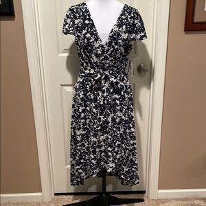 DKNY
Floral High Low Faux Wrap Dress Size  10